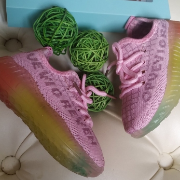 Кроссовки (yeezy boost) розовые