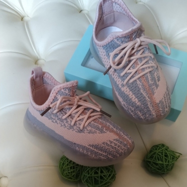 Кроссовки (yeezy boost) подростковые