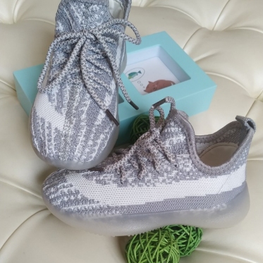 Кроссовки (yeezy boost) подростковые серые